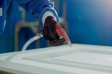 Pintura robotizada em portas: acabamento perfeito e consistência